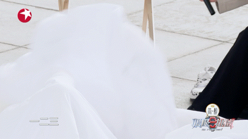 《极限挑战》贾乃亮玩的太有画面感了，玩游戏的时候全程都是笑点，尤其是打地鼠的时候