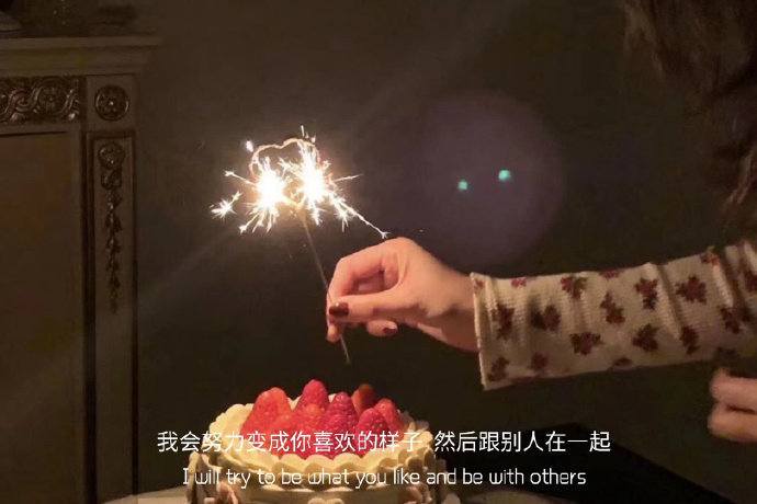  心有千斤坠，却无一字言；万事藏心中，不求他人懂。 ​​​​