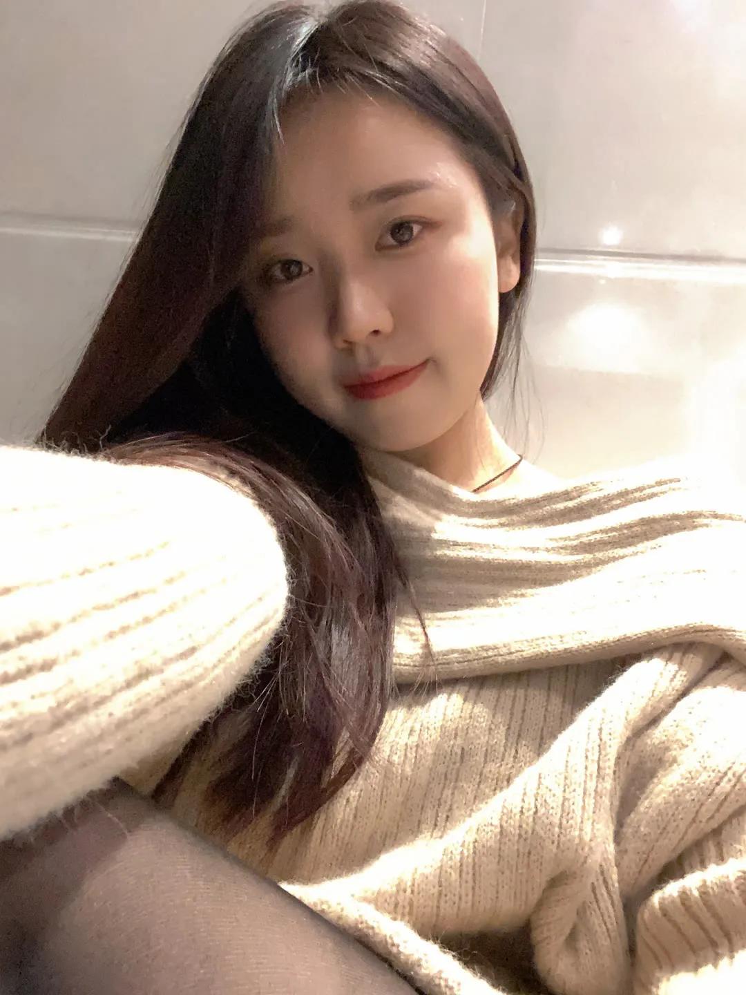 吵架才是两个人还爱的证明吧，架都不愿吵了就散了。和我的前任就是这样，我抱怨她不能