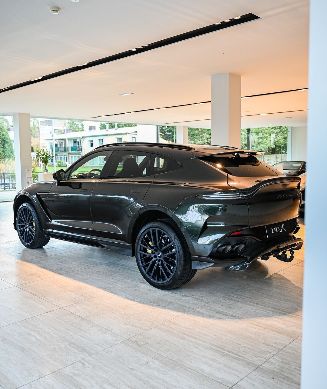 MinotaurGreen｜AstonMartin DBX 707Further