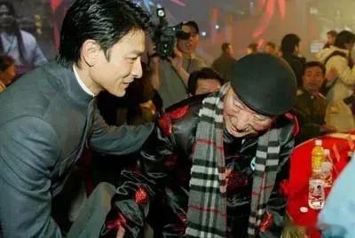 刘德华虽然长年身处五光十色的娱