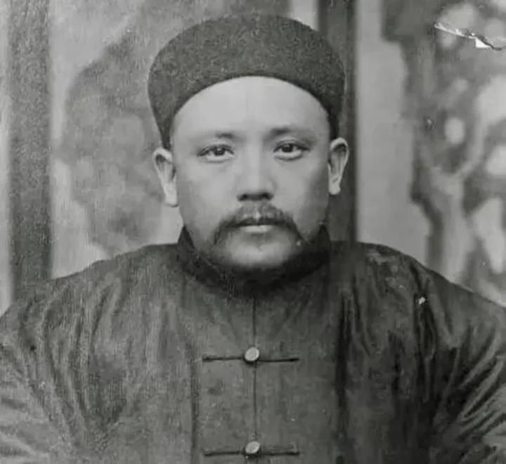 “历史上的什么事让你最意外，为什么？”看到这个问题，我脑子里第一个冒出来的就是袁