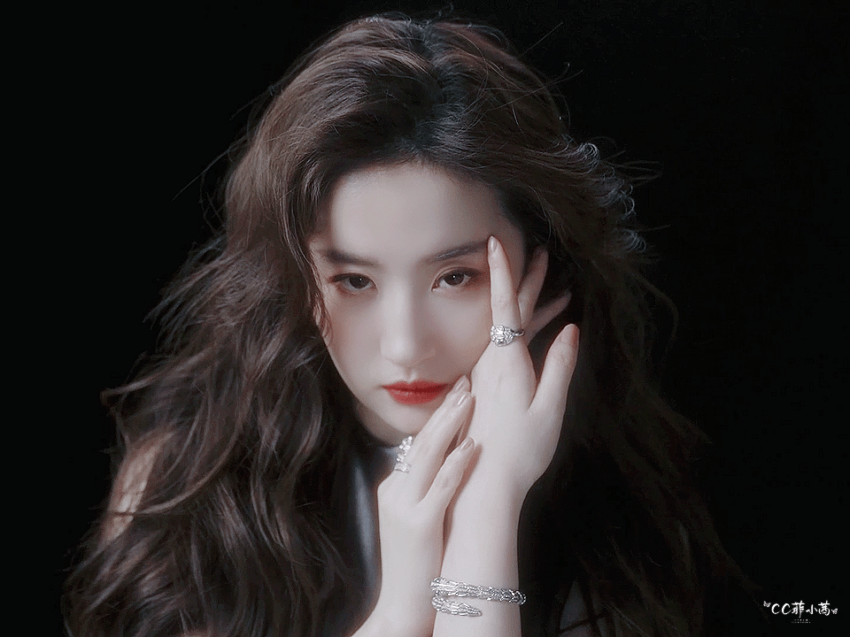 #刘亦菲# × 嘉人𝐦𝐚𝐫𝐢𝐞 𝐜𝐥𝐚𝐢𝐫𝐞 ·GIF/动