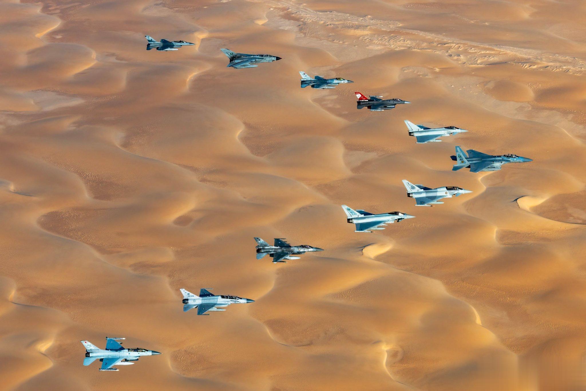 巴基斯坦空军JF-17B参加胜利之矛2023联合演习摆拍#航空[超话]##空军[