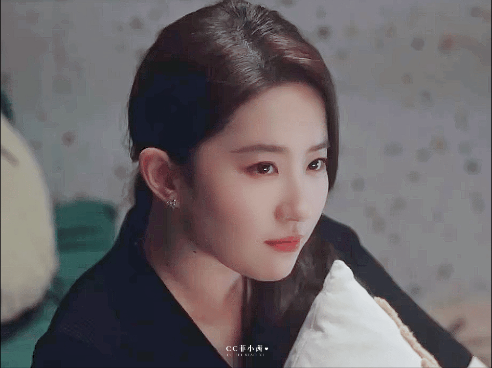 刘亦菲 ✘ 去有风的地方·动图P2的咬唇wink，是谁被电到了我不说[舔屏]​​