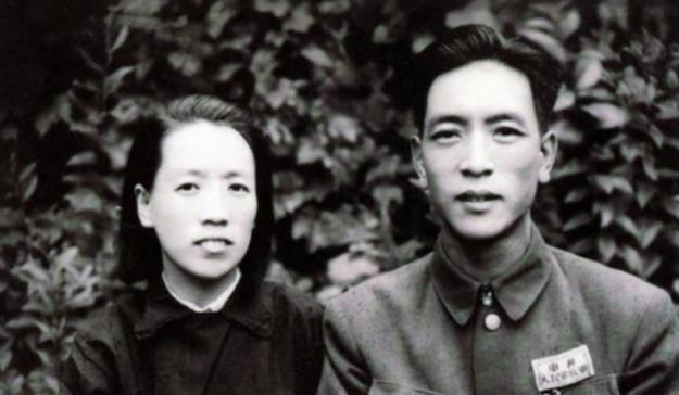 他的英勇更胜武松，打死四只老虎七八只豹子，送虎肉给毛泽东
武松打虎，是我们熟知的