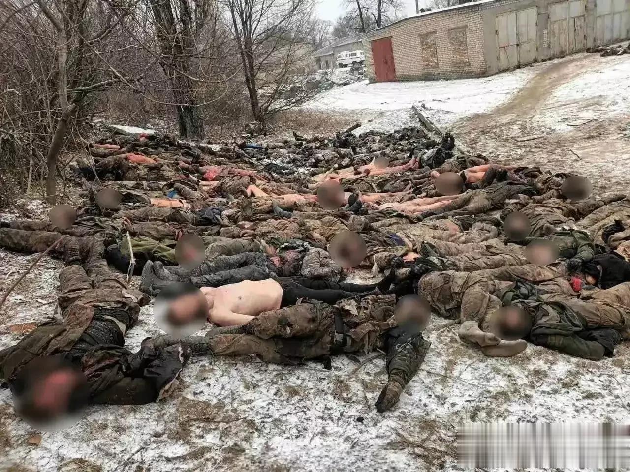 【通过墓葬确定俄军阵亡人数，比较靠谱！】

近期，俄罗斯民间组织通过各地组织人员