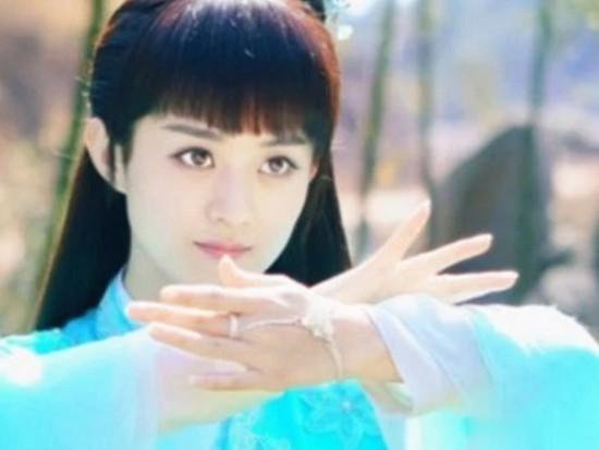 当红女星古装齐刘海造型，杨幂甜美又青涩，但后两位有点不堪回首
在古装剧中有很多女