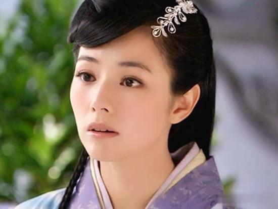 古装剧中女星发饰大盘点，陈怡蓉的寒酸，最后一位：让一让我最贵
在古装剧中，因为时