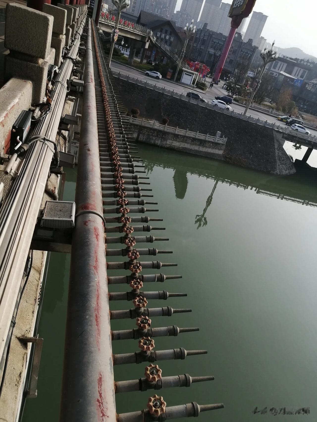 东岭廊桥上面这些阀门真是个大智