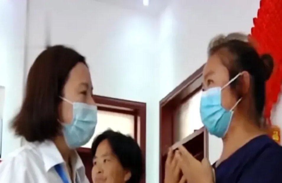 “爸爸，自生自灭吧！”重庆，付某身患肺癌，住院却无人陪护，更悲催的是，他即将身无