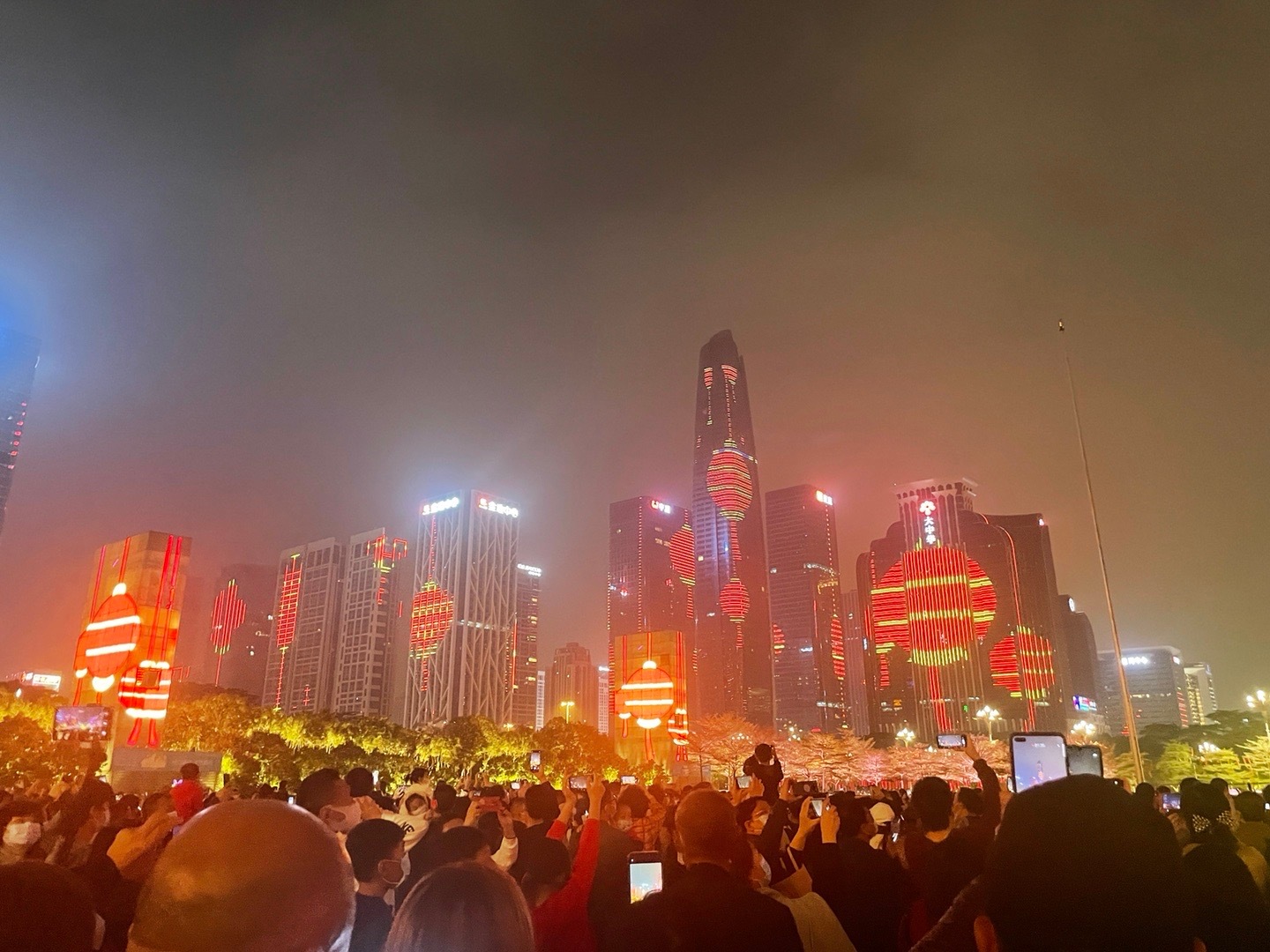 #陪肖战走花路# 新年快乐～[
