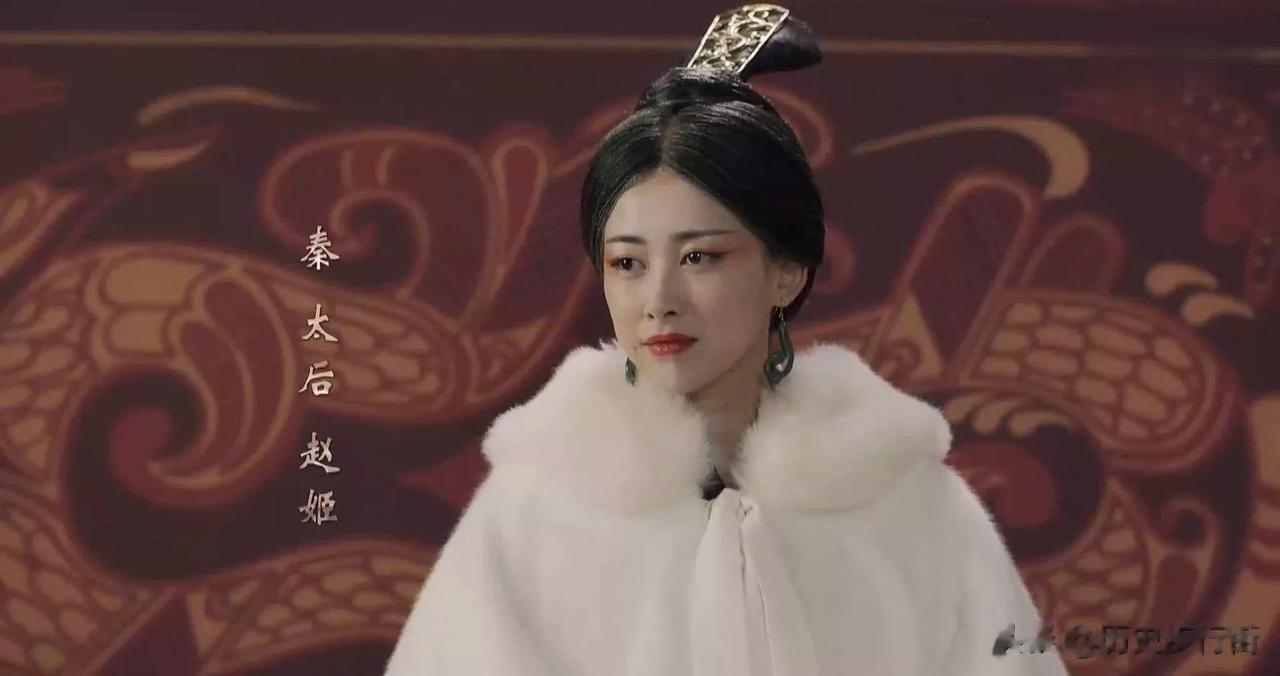 被送给嬴子楚之后，赵姬顺利生下了嬴政。之后的人生仿佛开挂一般，没几年她就成了秦国