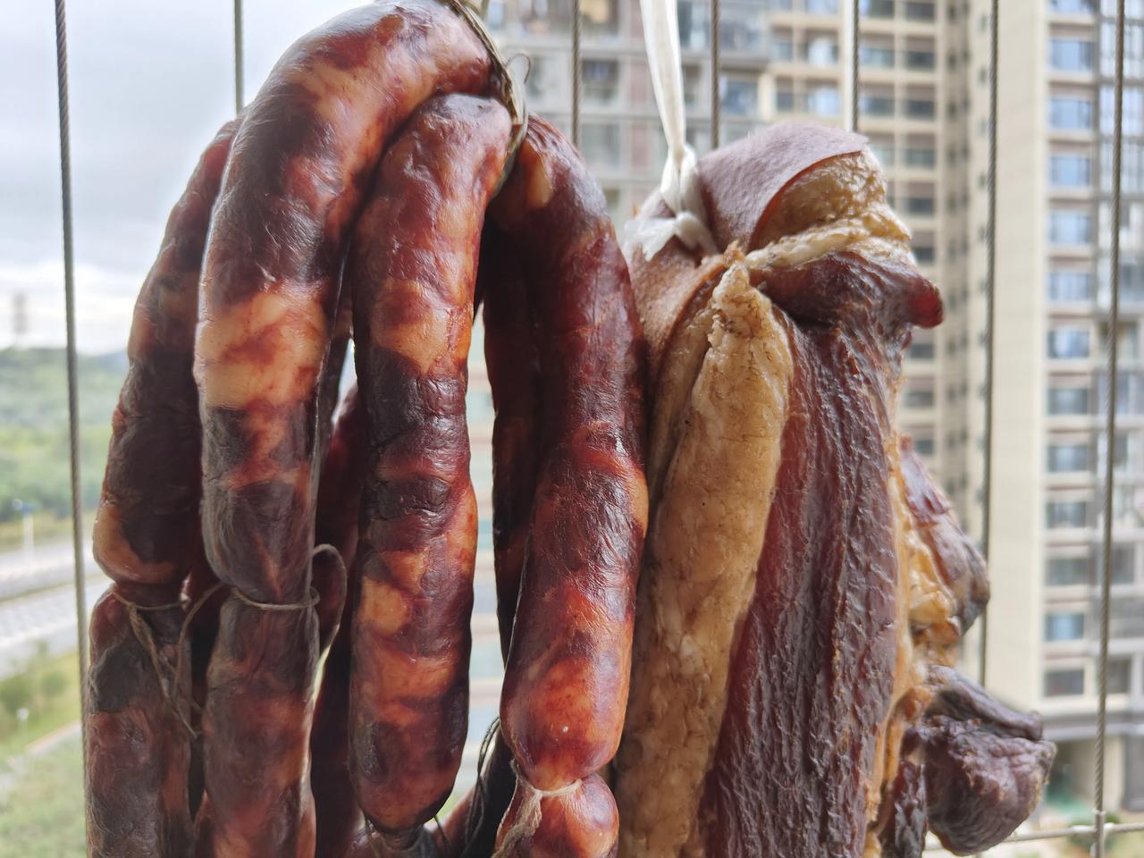 腊肉香肠一挂   春节扑面而来