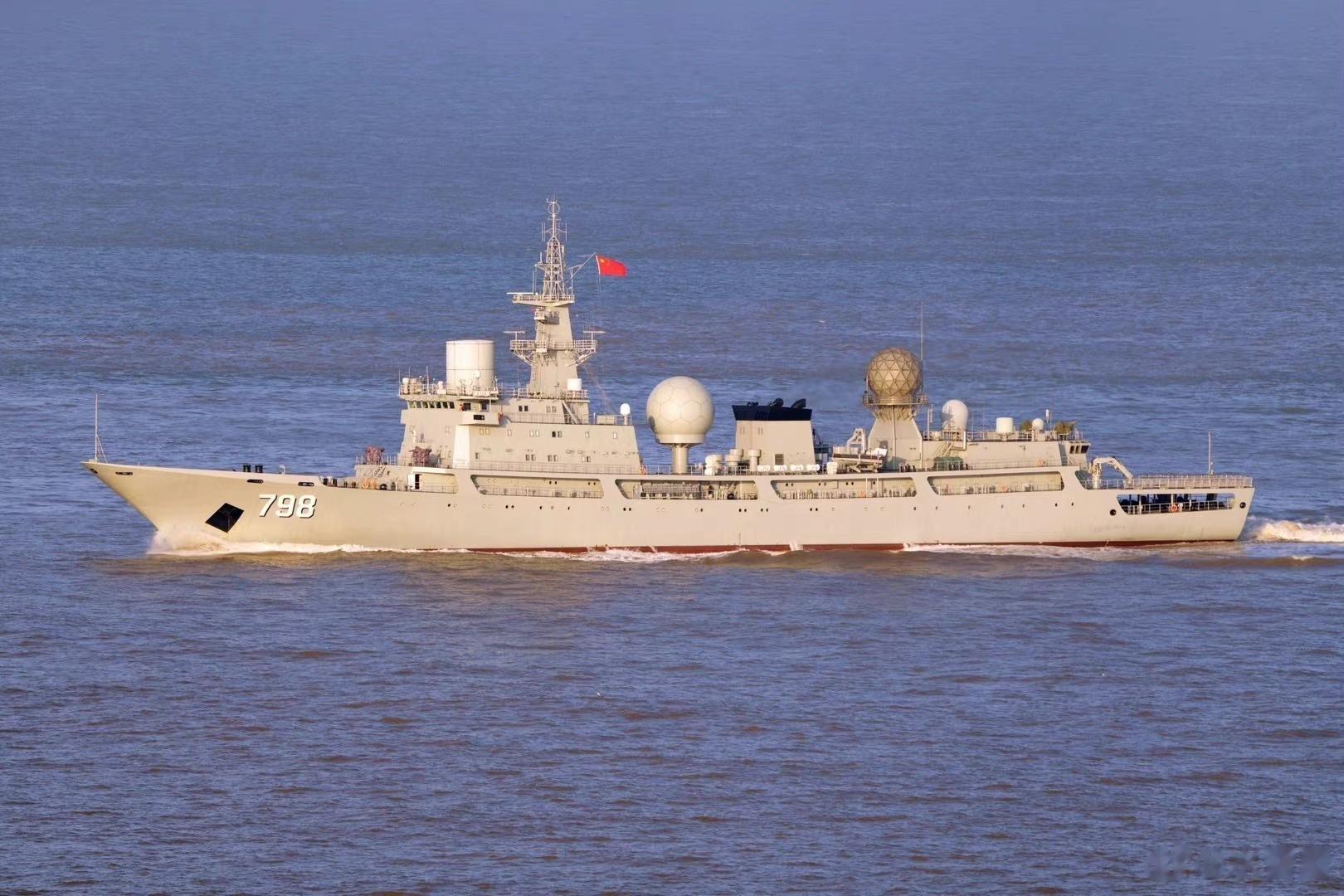 798玉衡星船（原858船），属于815A型电子侦察船第二批次，与第一批次外观上