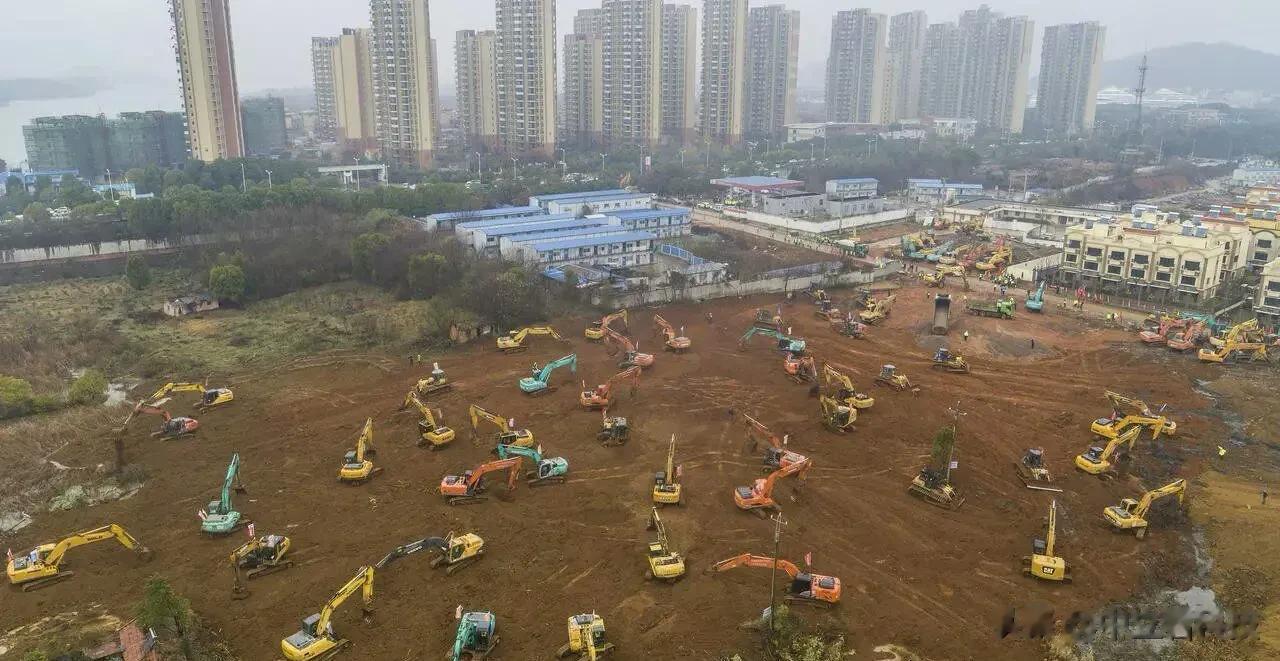 网友三张图总结中美印抗疫区别！
中国：埋头苦干
美国：嘴炮作秀
印度：来生再见 