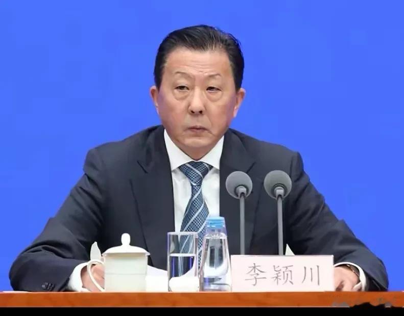 终于见到真人，曾经的足球彩票老大，把足球彩票搞的火热，估计很多人都买过足彩，即使