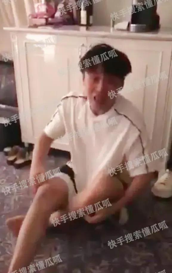 张恒郑爽真的是同类人，一样的发疯打滚精神有问题，太可怕了！

张恒在热恋期出轨被