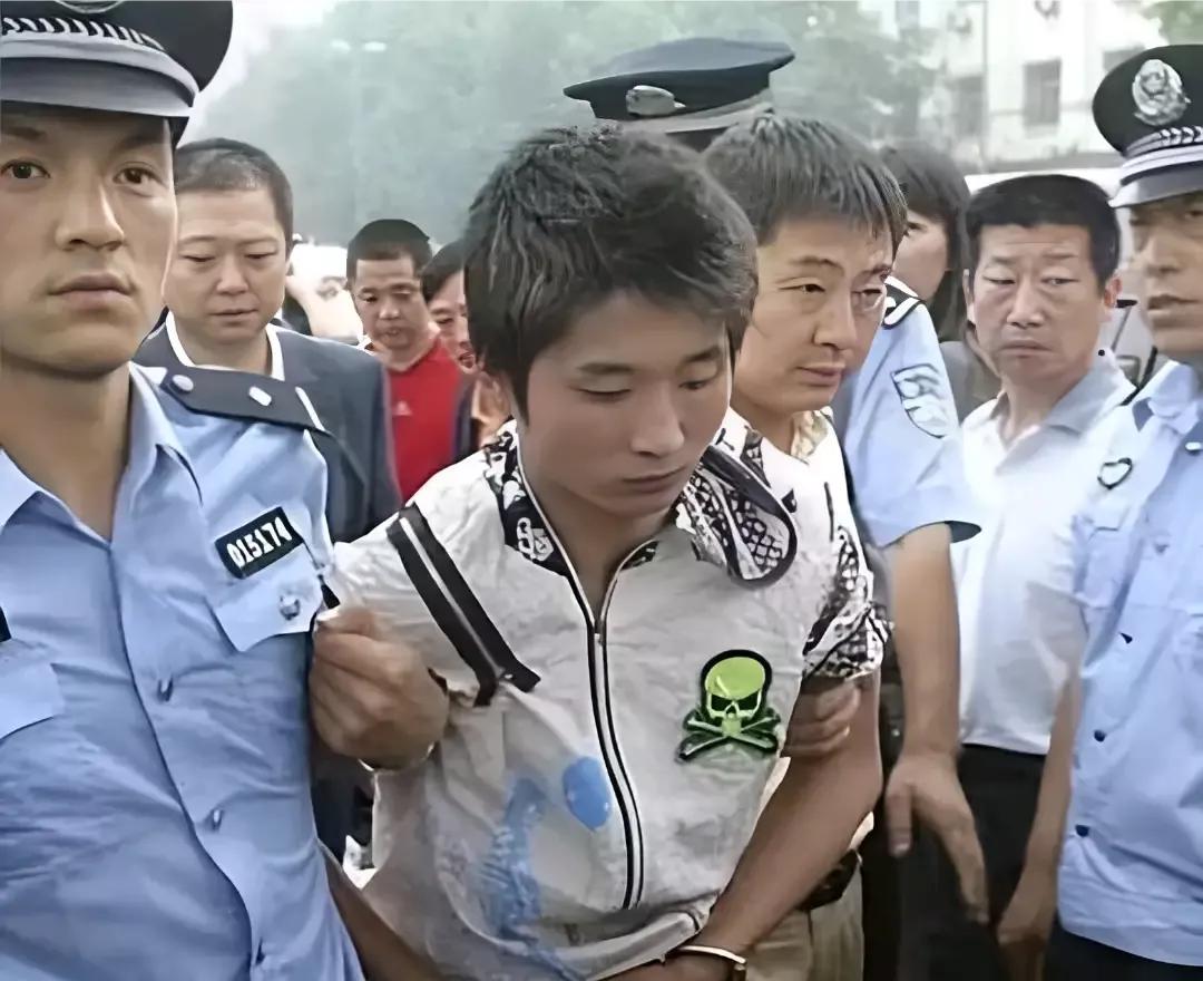 2019年，福建公审，被判死缓的何礼达向受害家属道歉：“我为曾经的过失感到深深的