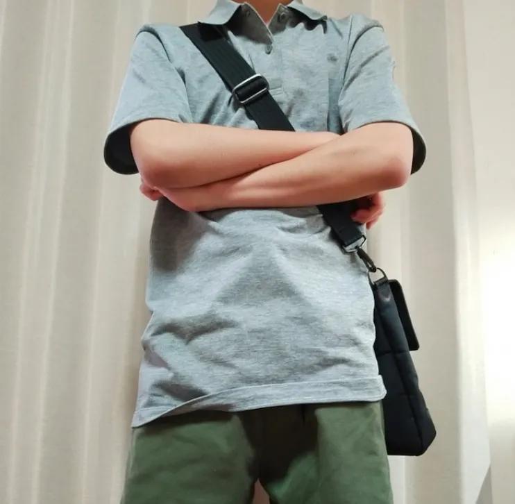 外网疯传日本宅男图：若穿这套服装在街头听政客演讲，会被乱枪打死吗？

最近，一名