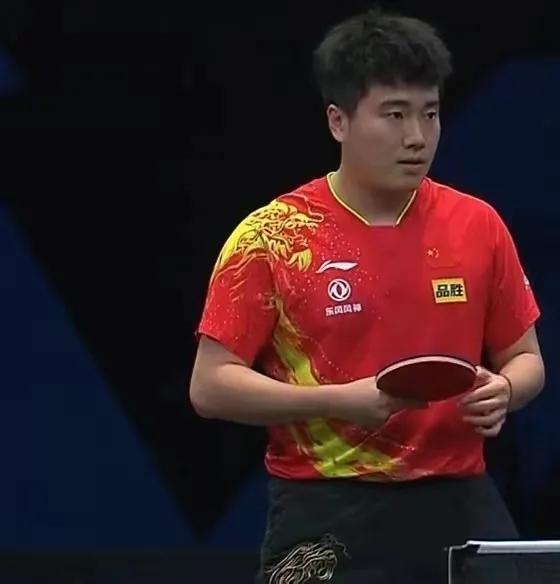 小小胖对大胖，以暴制暴

3月5日20:00，果阿明星挑战赛男单决赛一触即发。
