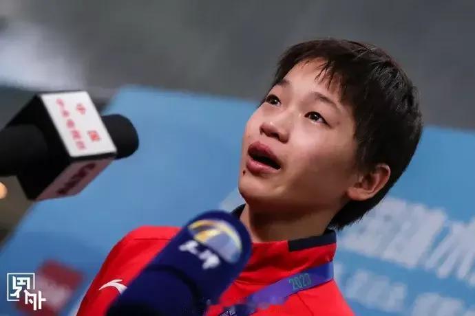 全红蝉会沦为千年老二?
继奥运会一鸣惊人后，之后六连败给了陈芋汐，三场大赛，还有