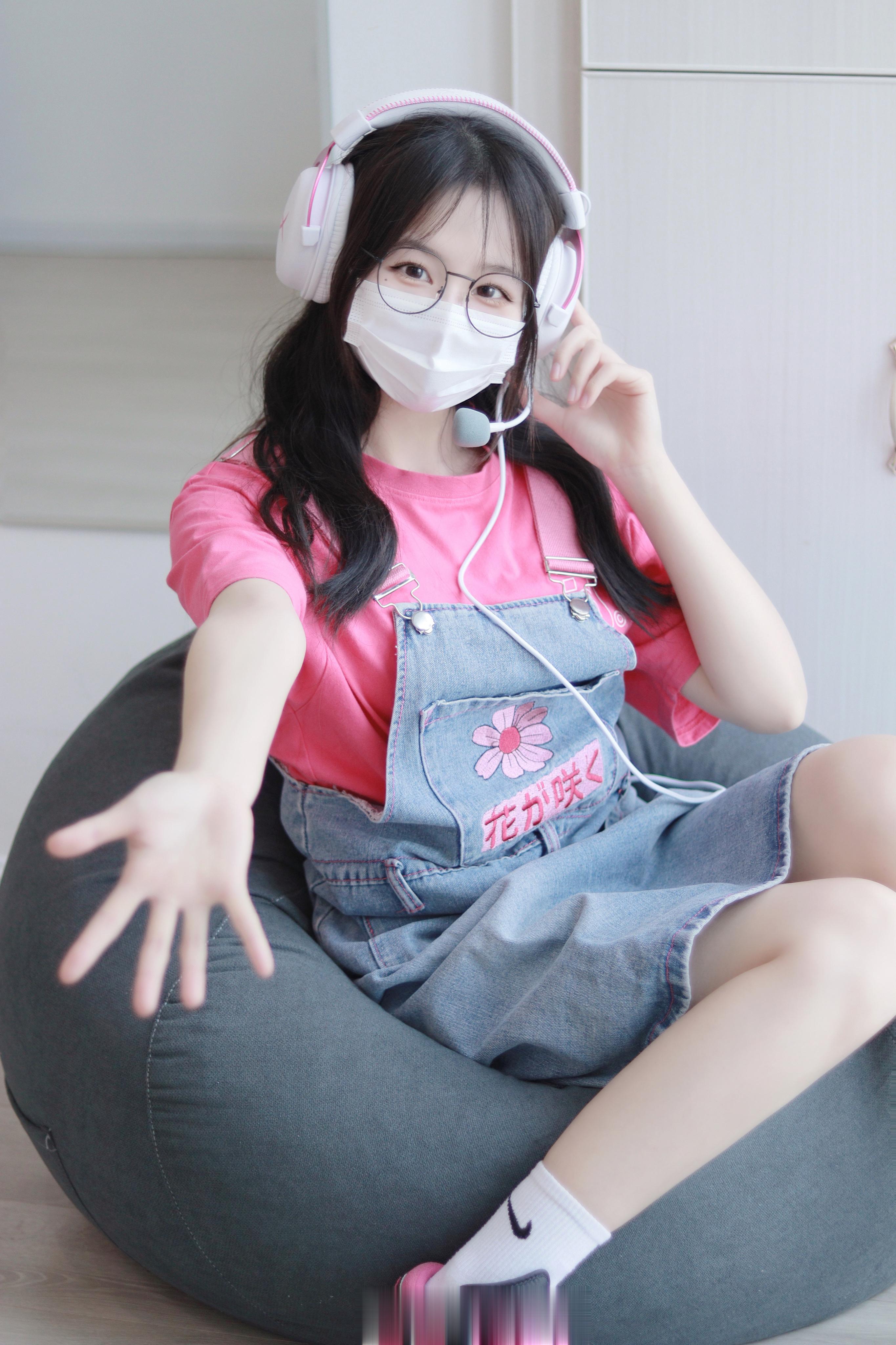 个子小小 说话吊吊 ​​​