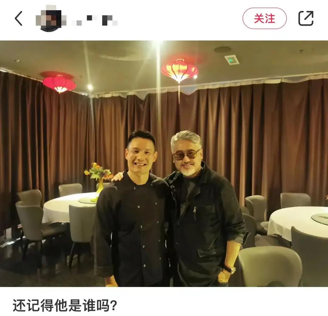 吴秀波现身英国，发福严重，头发胡子全白，未受儿子家暴影响

4月15日，久违露面