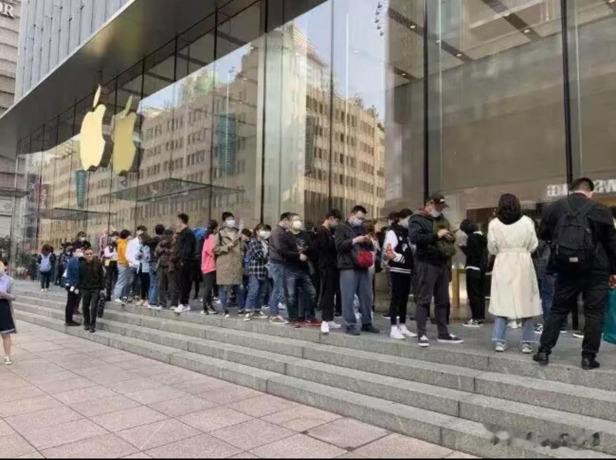 你们发现了吗？现代年轻人正在大迁移！
大家发现了吗？今年，社会上正出现几个“反常