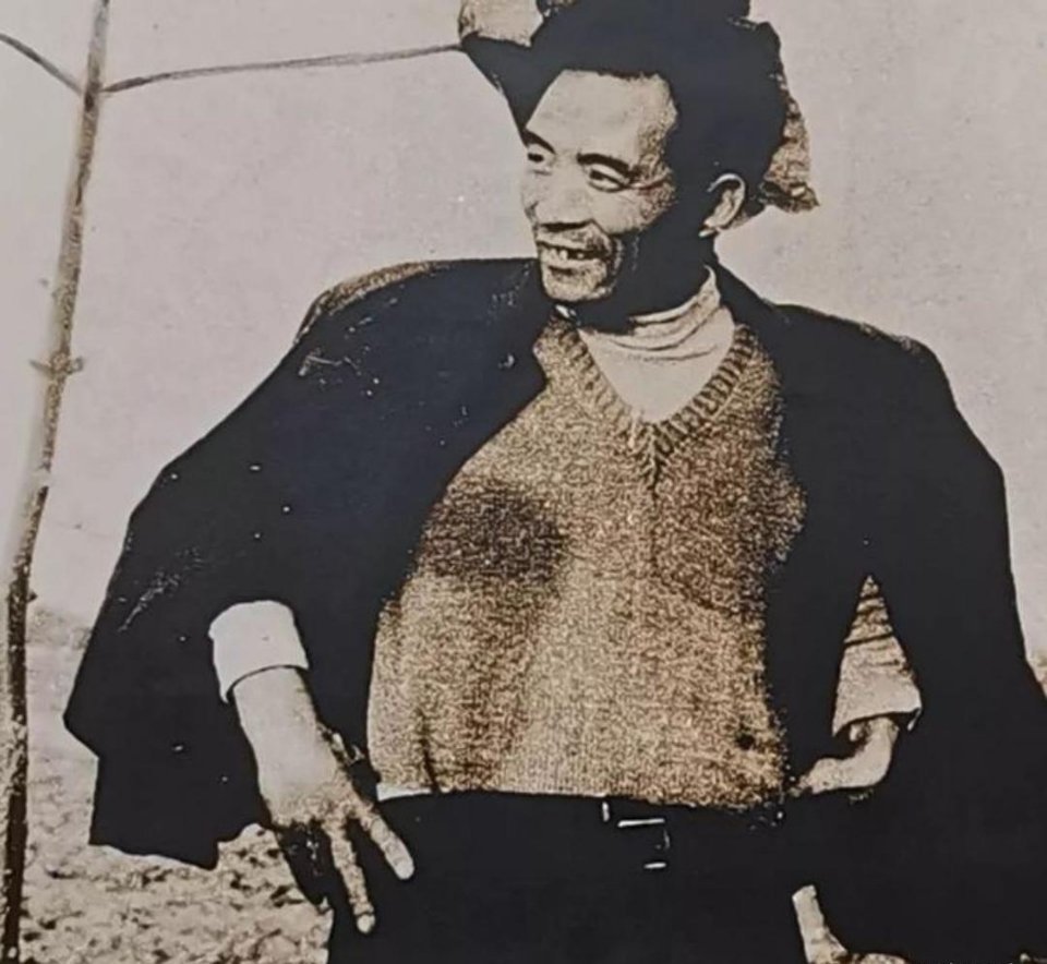 这是一张劳模的风采，河南省兰考县焦裕禄纪念馆里，收藏的一套焦鱼路，生前用过的被子