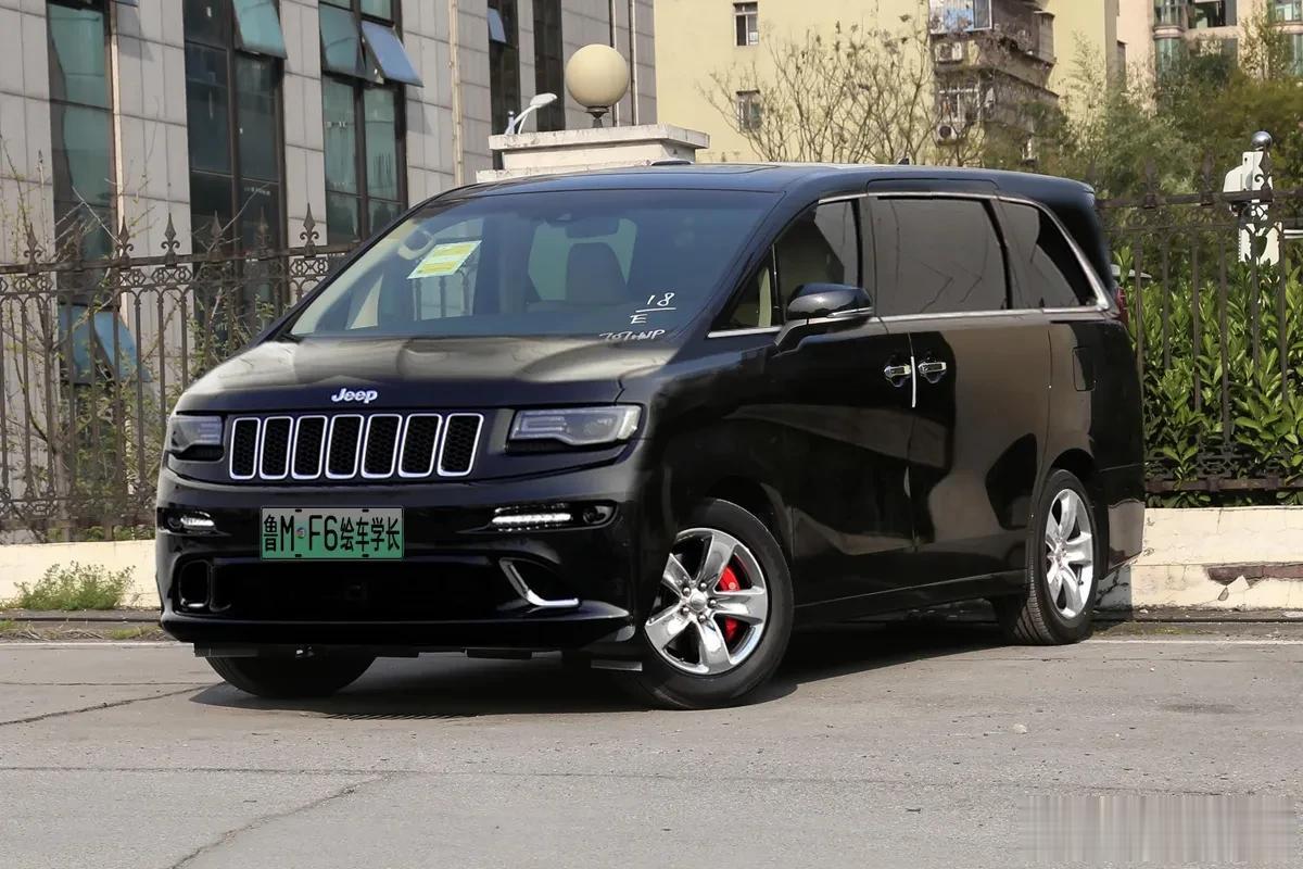 为JEEP PS了一款MPV车型[捂脸]，用大切诺基的车头加埃尔法的车身，大切霸