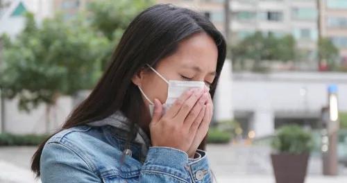 小看甲流了，咳嗽咳到我怀疑世界！
之前只听说感染甲流后会发高烧，烧得全身难受，但
