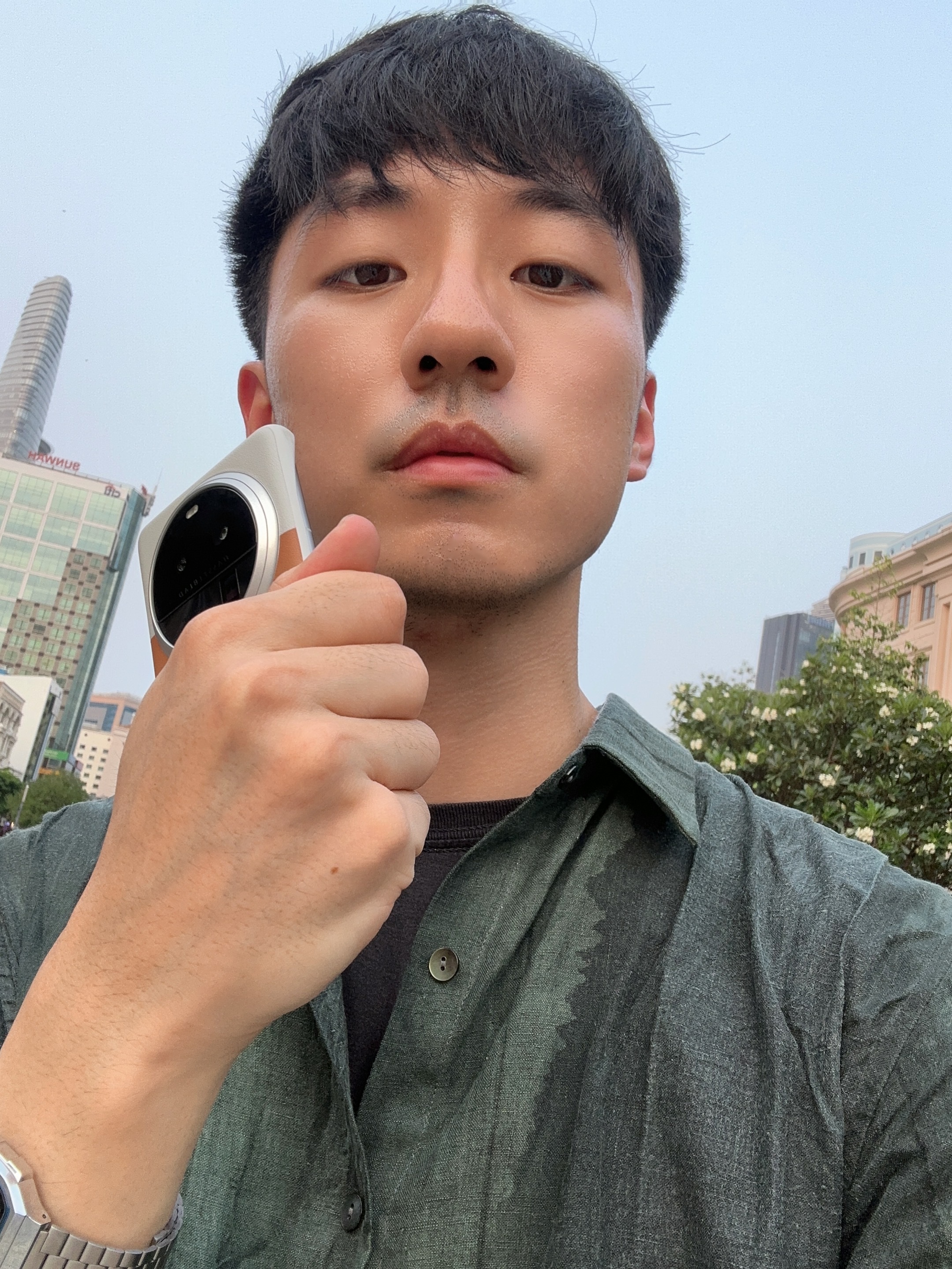 单腿先锋重返越南。  ​​​