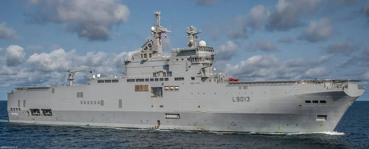 法国西北风2万吨的排水量装载能力竟然比4万吨的075都强。法国的“西北风”2万多