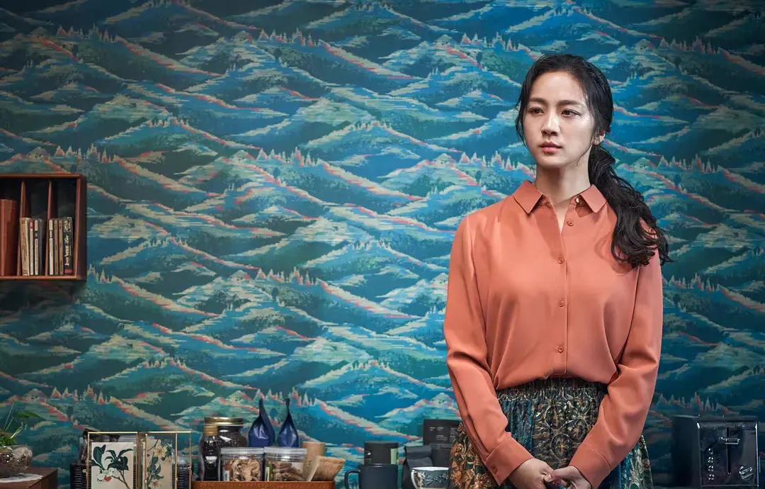 汤唯亚洲电影大奖最佳女主角！
在亚洲电影大奖上，梁朝伟凭《风再起时》拿下影帝，汤