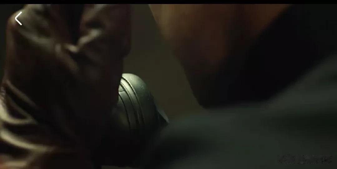 “无间”中钢琴师究竟是谁?猜他是闪官，不太像。说他是牧溪鹤，也对不上!

首先他