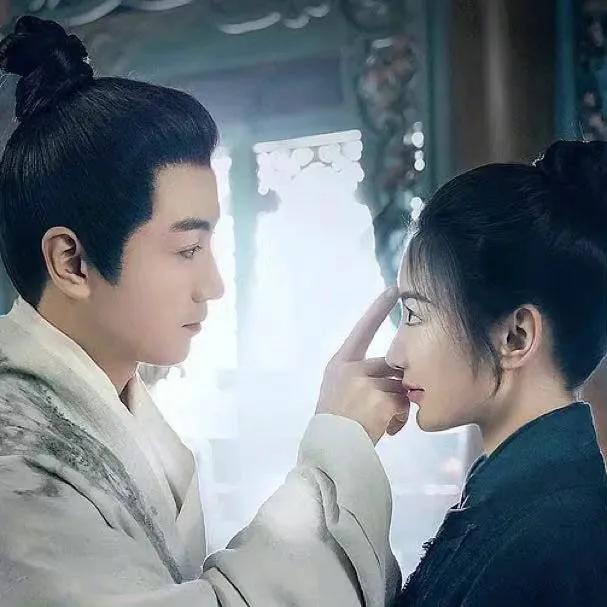 陈晓、毛晓彤主演的古装剧《云襄传》今日获发行许可证，看来距离播出的时间越来越近了