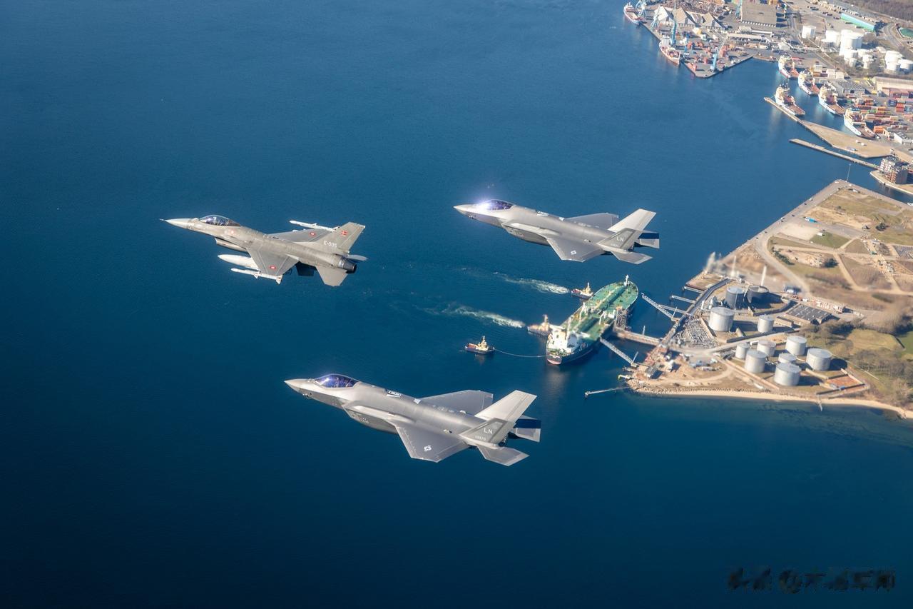 美国空军5架F-35A战机于 3 月 6 日抵达丹麦。他们将参加丹麦战斗机联队的
