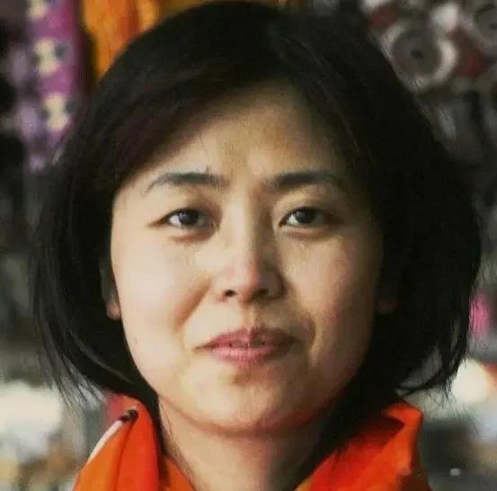 最爱喝茅台的女贪官：曾受贿超过百万，多次和他人发生不正当关系

在司法面前，贪欲