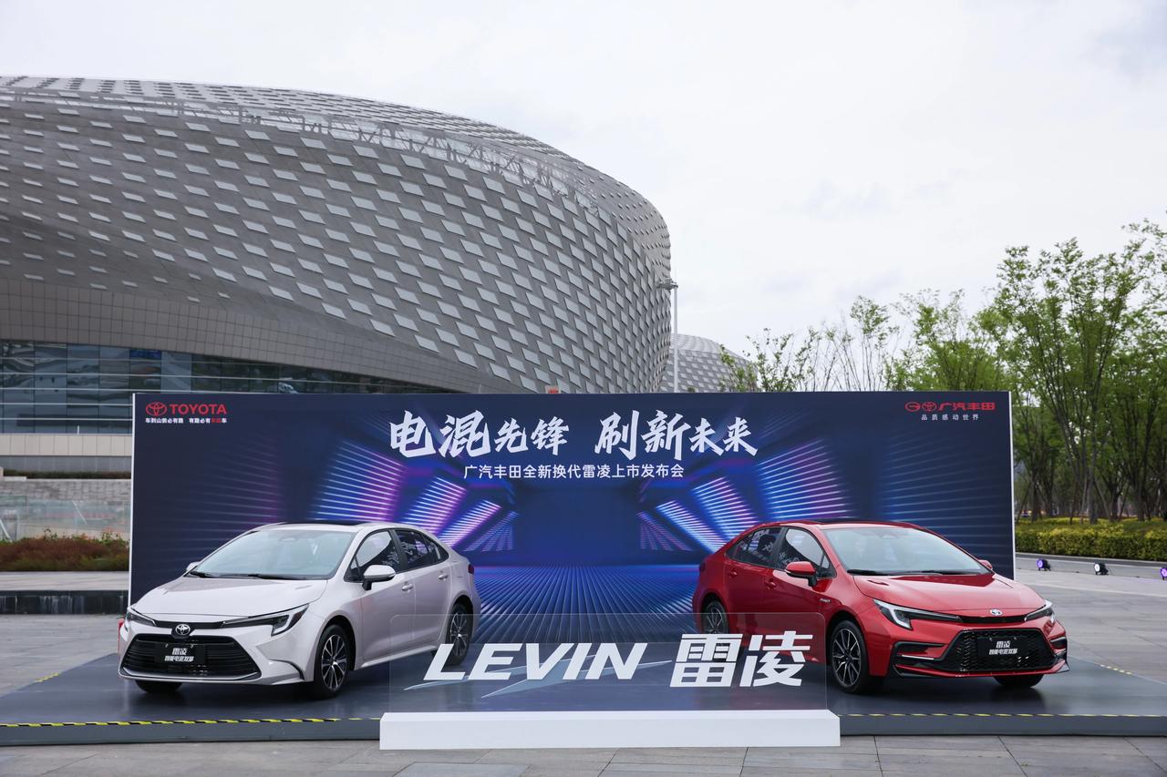  累计销量近160万台的10万级家用神车焕新而来，搭载全新第五代智能电混双擎，并