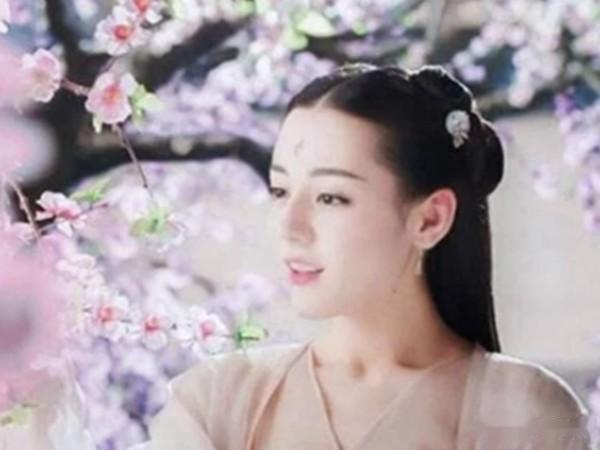 这部古装剧中的大美人，杨幂楚楚动人，而她虽美却坏的令人发指！
电视剧《三生三世十