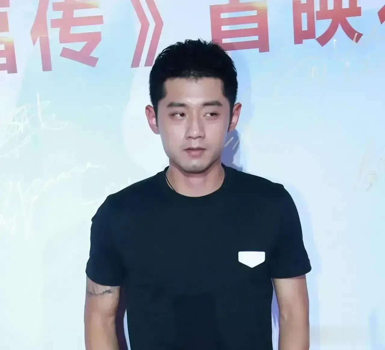 为什么校园恋爱大多数以分手而结束呢？

因为校园恋爱追求的感官刺激、肉体交流，而