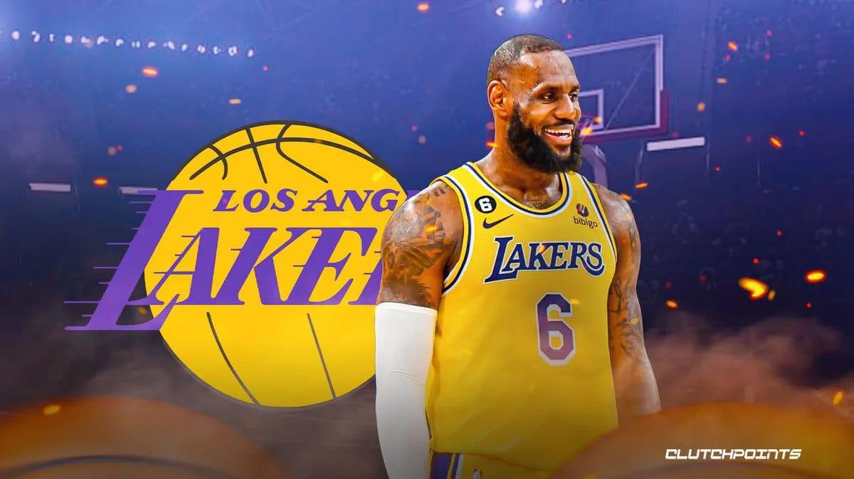 詹姆斯在第一场对阵灰熊的季后赛中的壮举在NBA历史上前所未见
勒布朗詹姆斯有一个