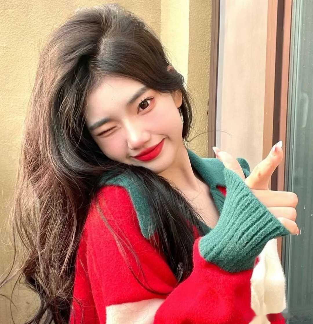 就希望我喜欢的人每天缠着我缠着我聊天每天问我 去哪里了呀 都干嘛了呀 吃什么呀每