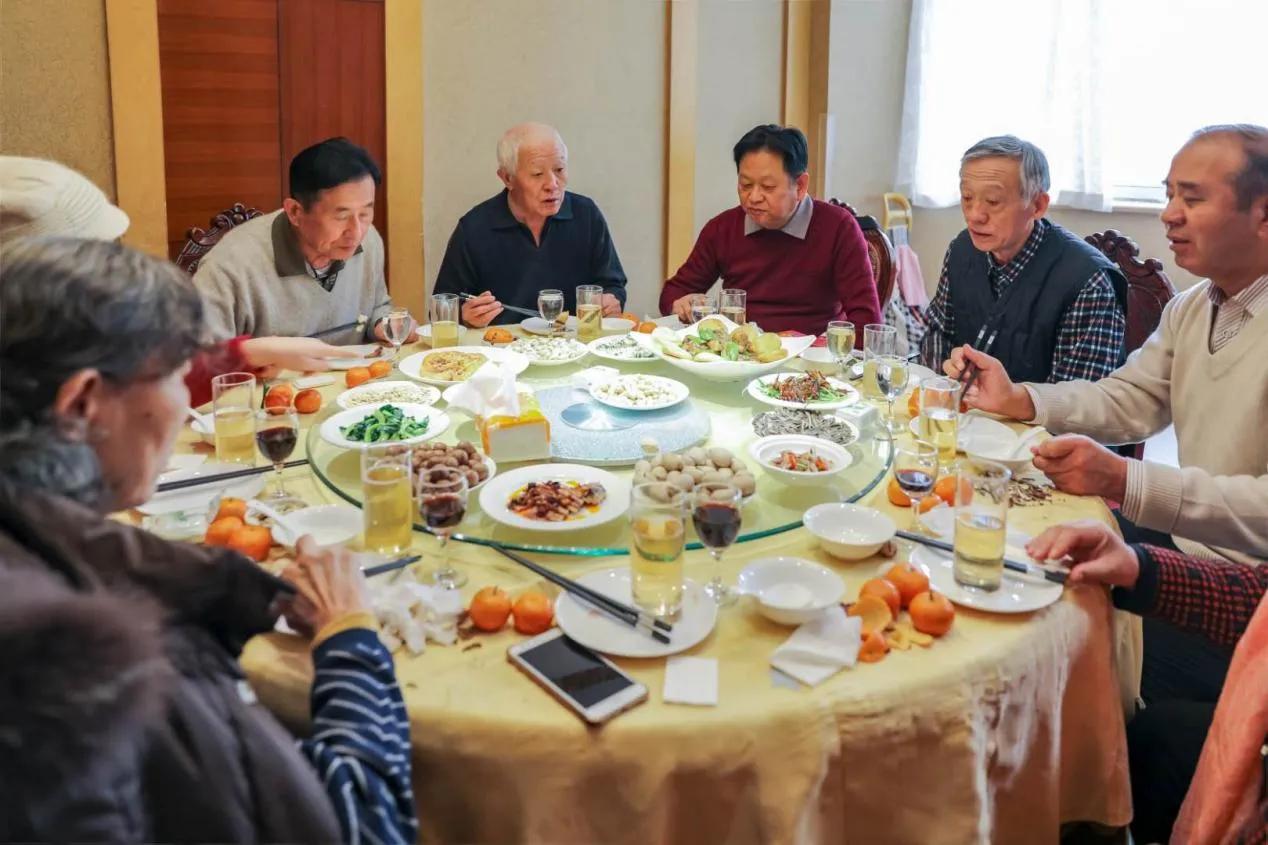 自从过了50岁，我明显感觉身体机能各方面大不如前，就拿喝酒来说，以前我仗着年轻，