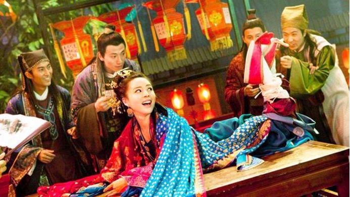 古代妓女的接客战术实在是太迷人了，难怪男人都喝醉了躺在温柔乡！
 

古代的男子