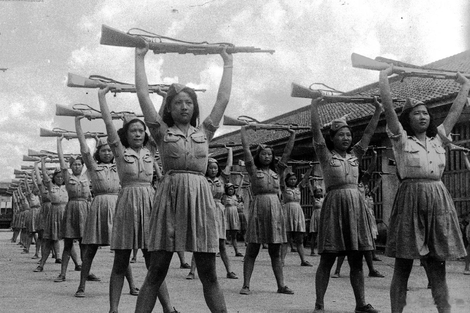 民國三十八年（1949）3月8日國軍政戰總隊女青年訓練大隊在屏東阿猴寮成立。是國