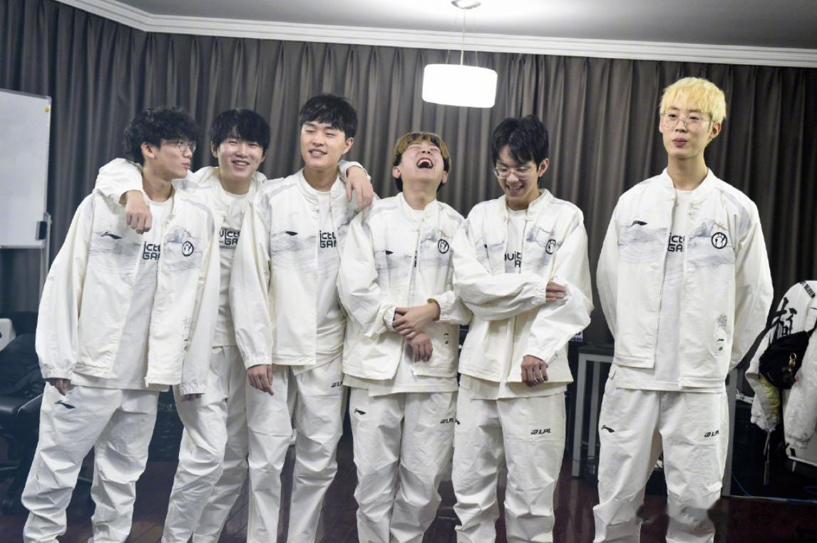 恭喜IG！终于有赞助商了！
在S13春季赛开赛前，有网友发现作为第一个帮助LPL