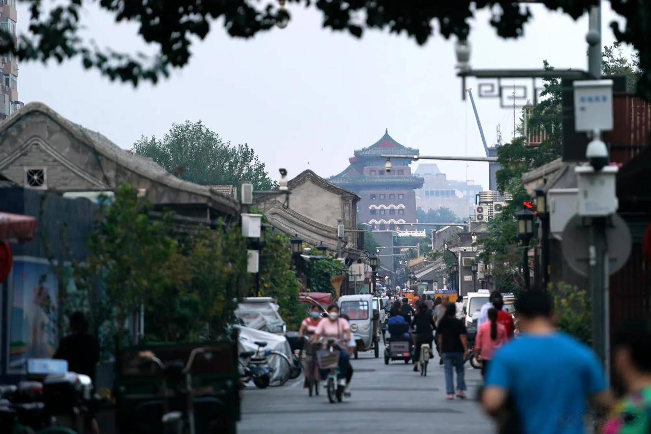 中秋之夜，来到300多年历史的正乙祠，品传统食品，听于丹说月，听昆曲婀娜。