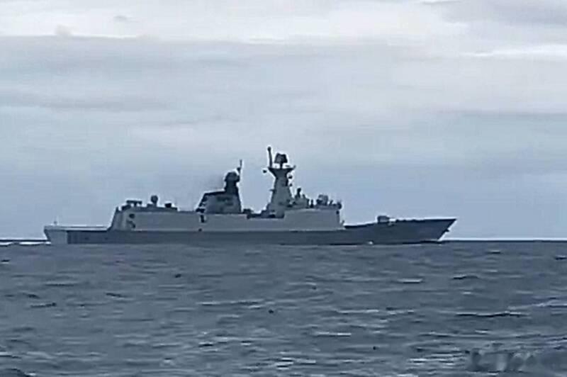 2月1日台湾钓鱼佬在苏澳外海30海里东北角海域拍摄到的人民海军滨州舰以及伴随的基